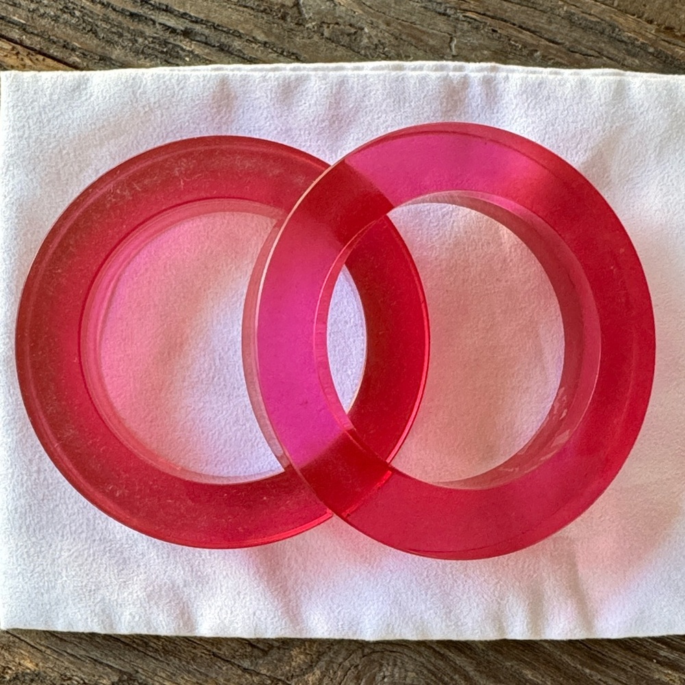 Vintage‎ 2005 Pink Lucite Estée Lauder large bangle set